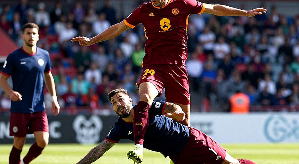 Real Madrid use money to outmuscle Barcelona in race for Manchester United's JJ Gabriel Real Madrid use money to outmuscle Barcelona in race for Manchester United's JJ Gabriel