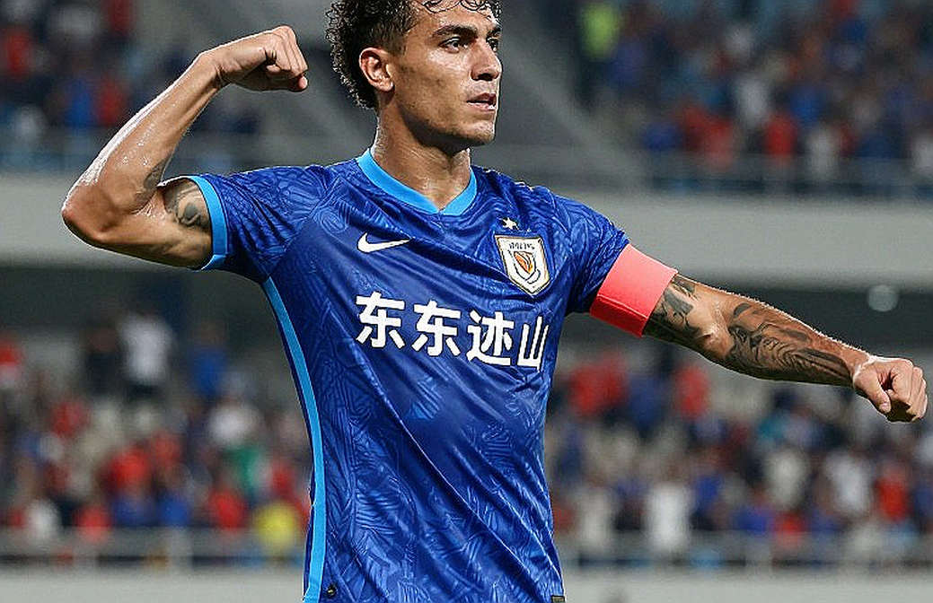 Khi chiếc áo số 7 đổi chủ: Bồ Đào Nha, Ronaldo và một triệu người theo dõi lặng lẽ bỏ đi