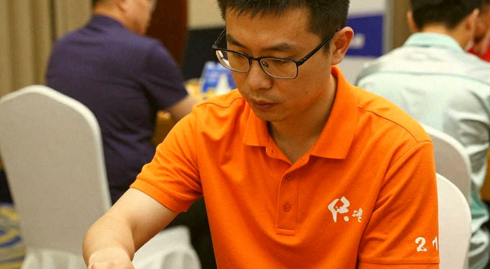 Phòng thủ Scandinavia và cái bóng Carlsen: Khi một vũ khí blitz được đóng gói thành giáo trình cho người chơi câu lạc bộ