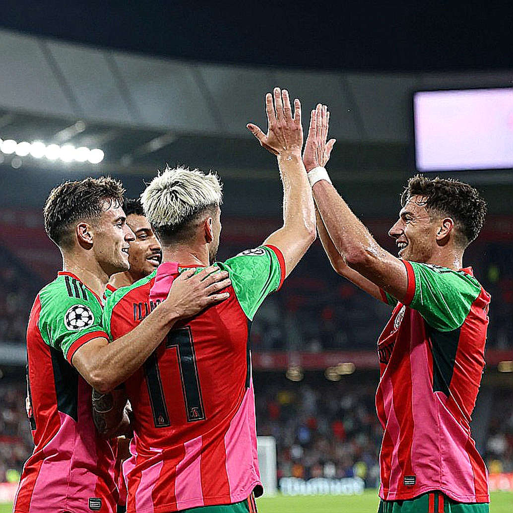 Ajax 1-1 NEC: Khi thủ môn giữ bóng quá lâu, cả cấu trúc tấn công đứng im