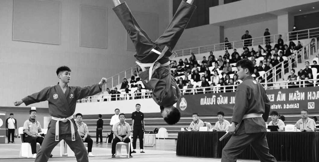 Mùa giải thường niên qua mắt trọng tài: VAR, thẻ phạt và giới hạn của việc xem lại bằng cảm xúc Mùa giải thường niên qua mắt trọng tài: VAR, thẻ phạt và giới hạn của việc xem lại bằng cảm xúc
