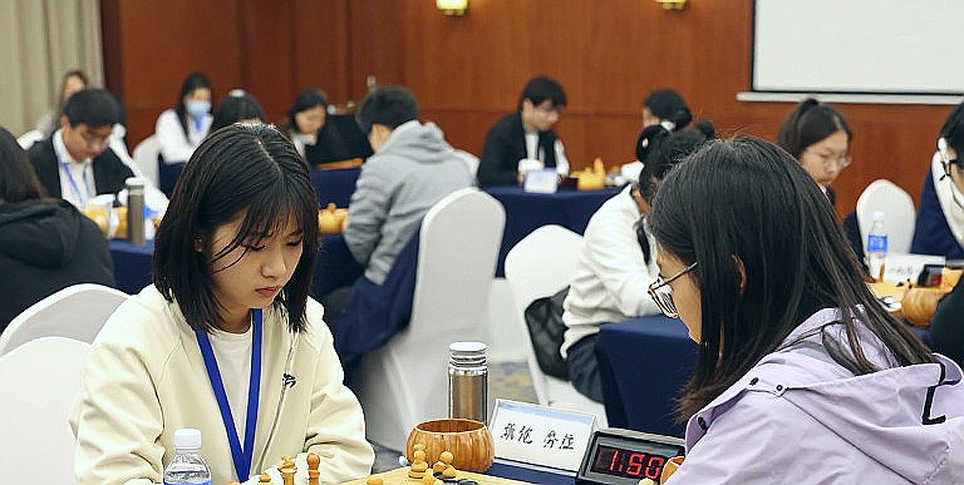 FIDE bỏ phiếu ngày 26 tháng 9 năm 2026 tại Samarkand: lời hứa đưa Carlsen trở lại và bài kiểm tra xung đột lợi ích